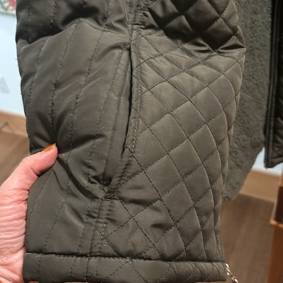 Denim&Co Quilted Forrest Green Fleece Vest - Picture 4 of 7